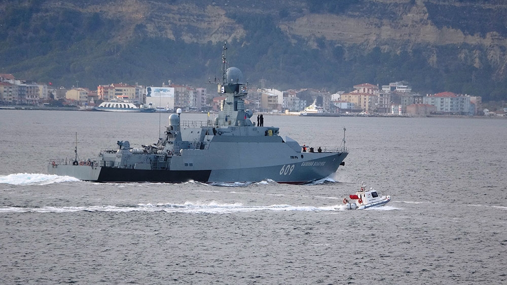 Rus savaş gemisi ‘Vyshniy Volochek’ Çanakkale Boğazı’ndan geçti