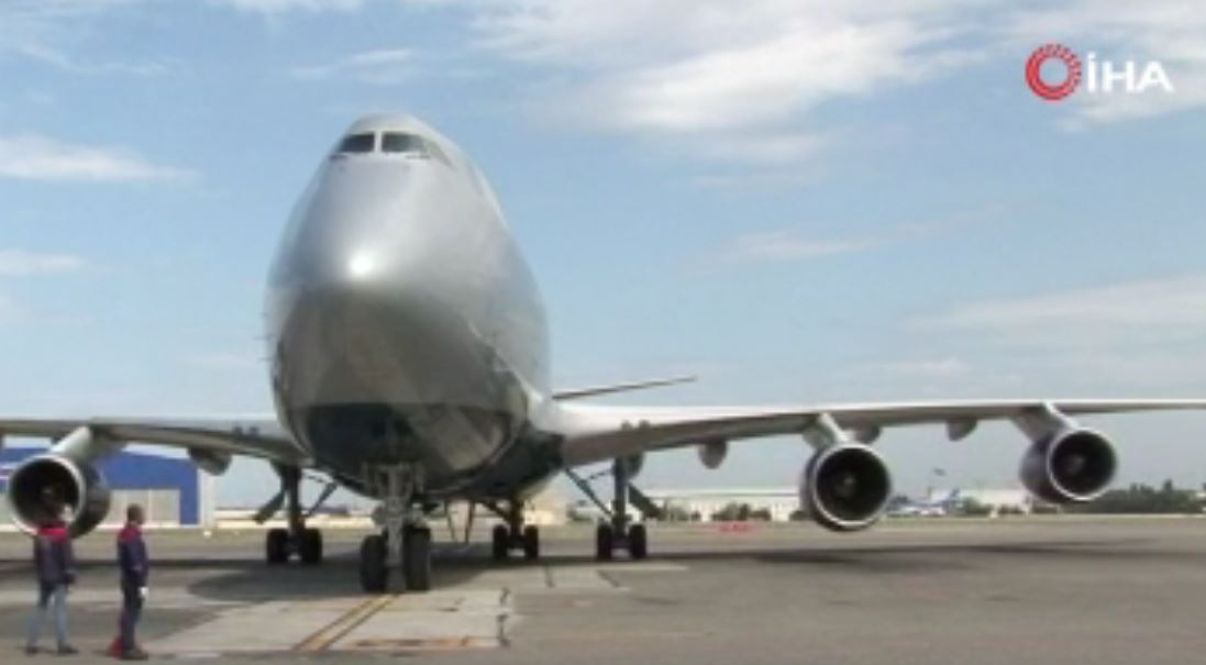 Rus Sputnik V aşısının 40 bin dozluk ilk teslimatı Azerbaycan’a ulaştı