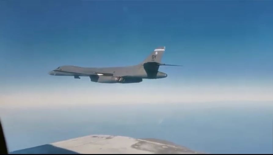Rus ve ABD uçakları Uzak Doğu’da karşı karşıya geldi