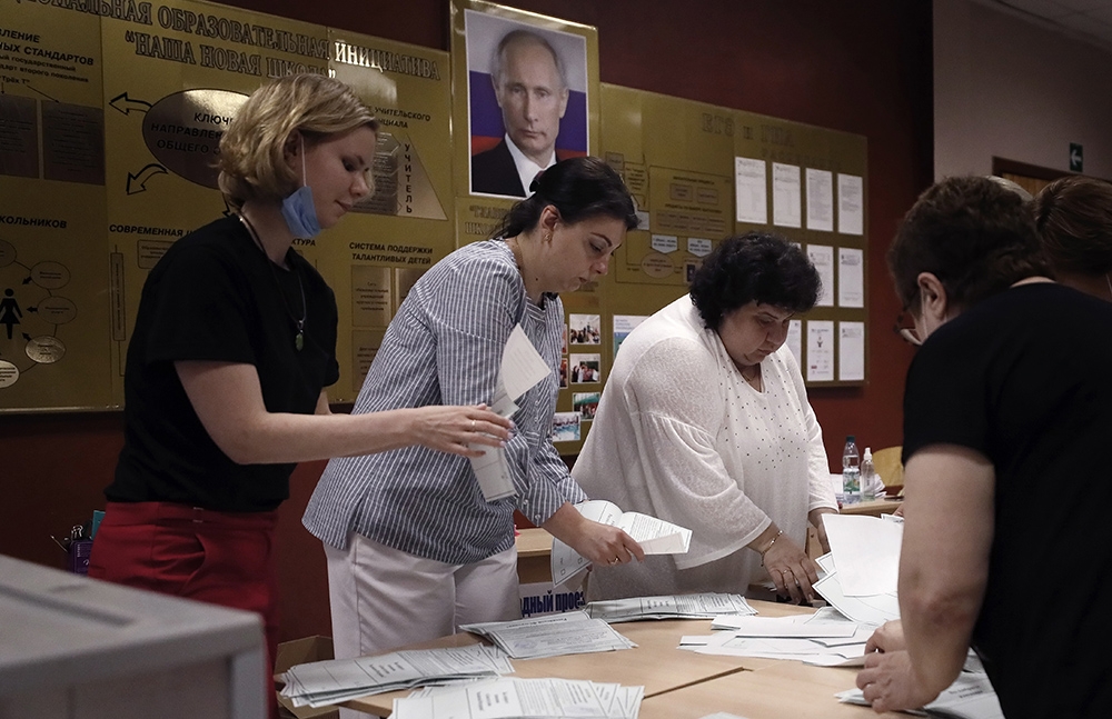 Ruslar Anayasa değişikliğine “evet” dedi