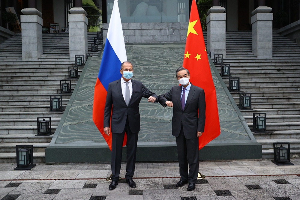 Rusya Dışişleri Bakanı Lavrov, Çin Dışişleri Bakanı Wang Yi ile görüştü