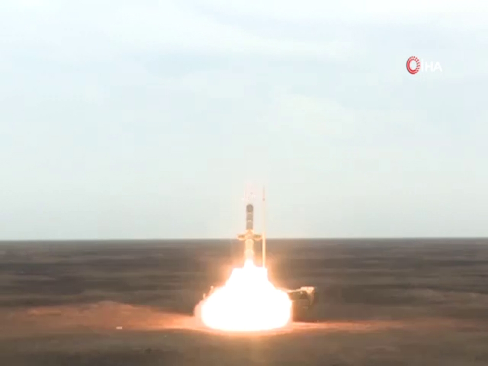 Rusya modernize ettiği S-300’lerle balistik füze tatbikatı yaptı