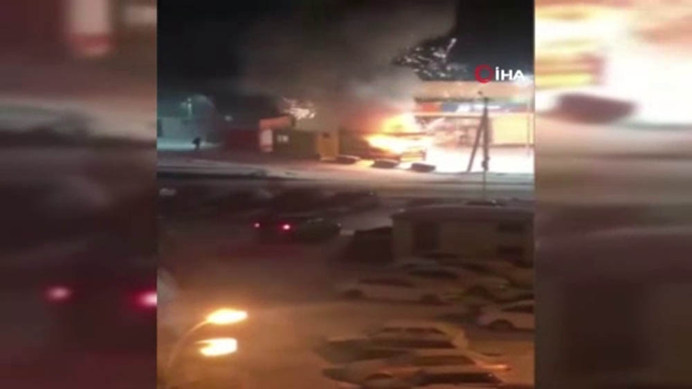 Rusya’da 3 kişi havai fişek dükkanını havaya uçurdu