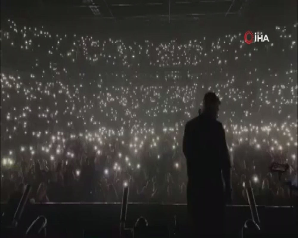 Rusya’daki konserde Covid-19 hiçe sayıldı