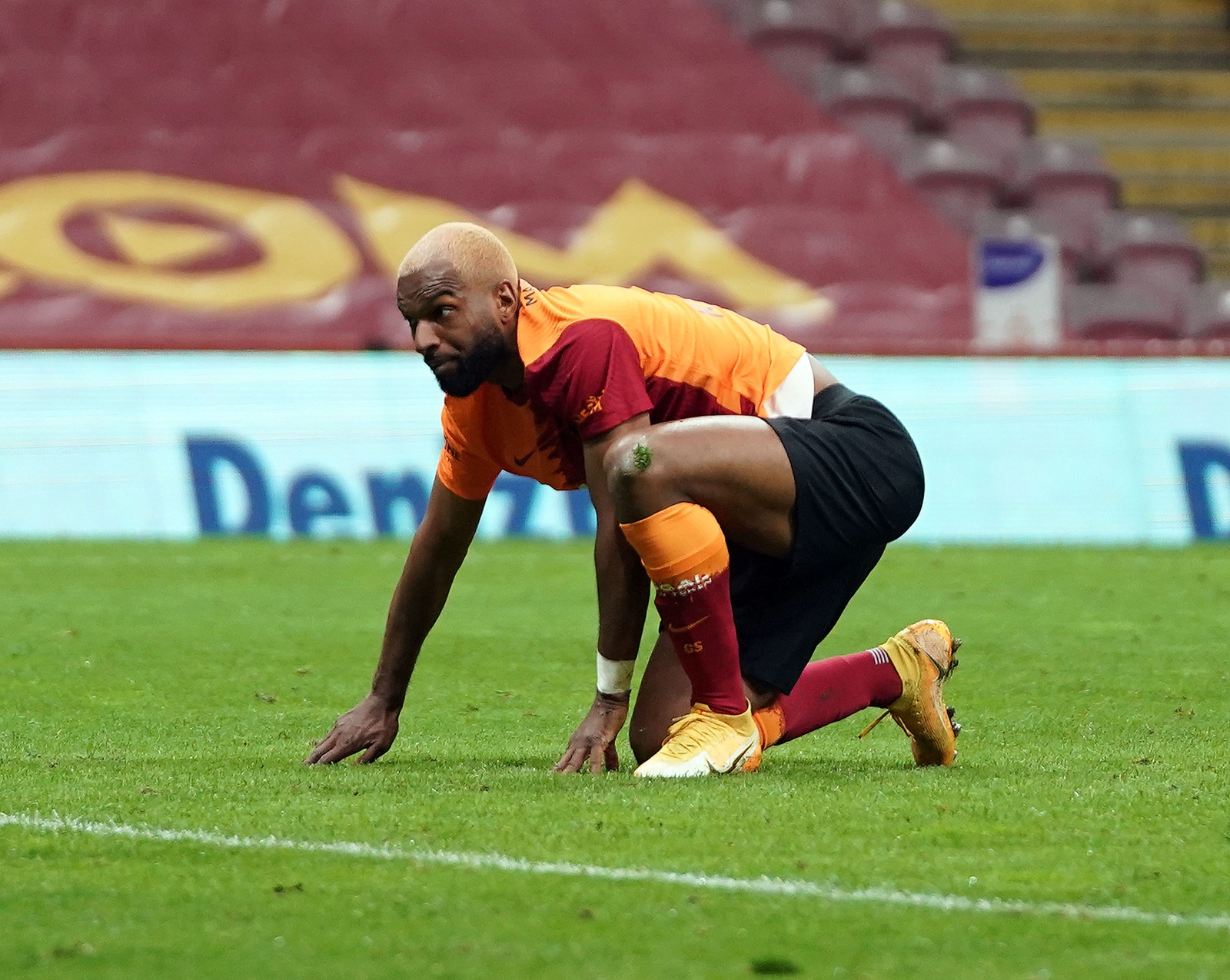 Ryan Babel cezalı duruma düştü