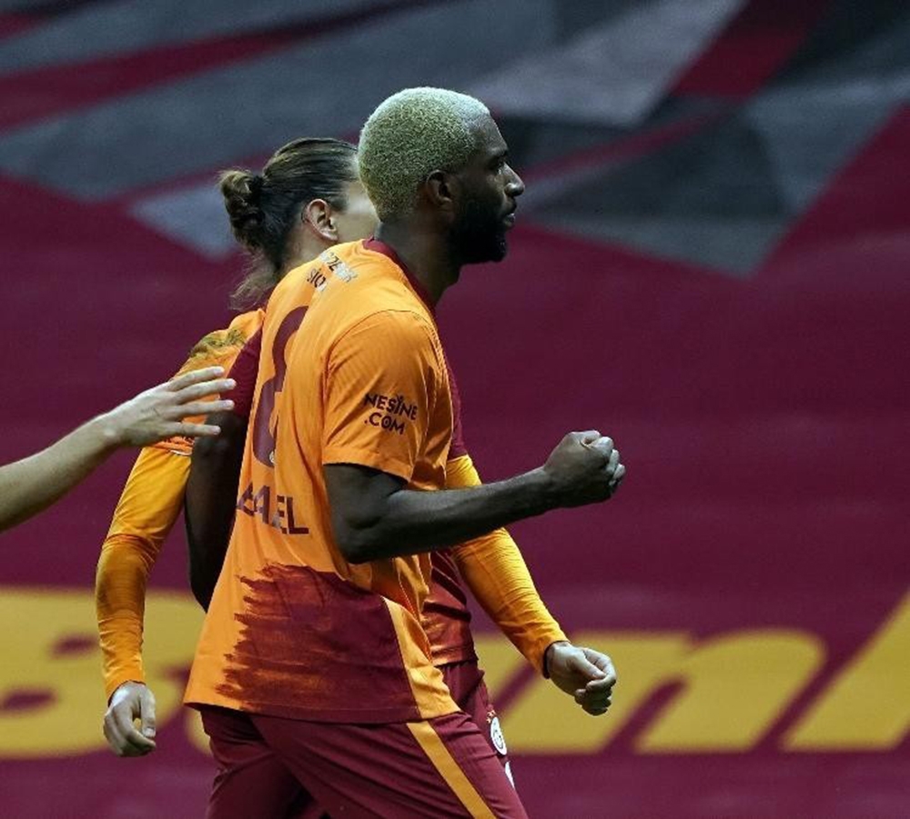 Ryan Babel Hollanda’da kalacak