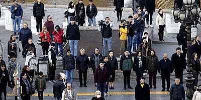 Saat 9'u 5 geçe hayat 1 dakika durdu