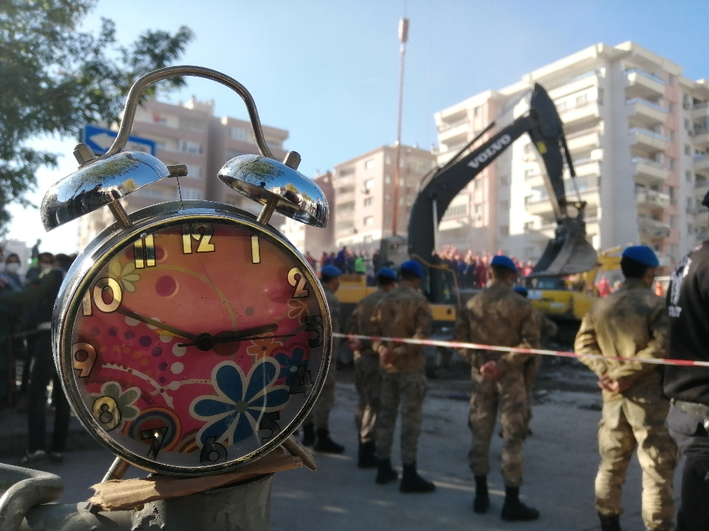 Saatlerin durduğu an: 14.51
