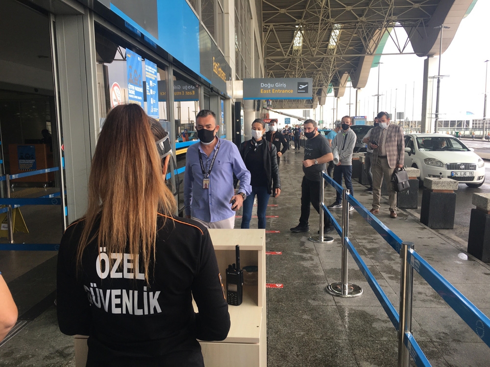Sabiha Gökçen Havalimanı’ndan ilk uçuş İzmir’e yapıldı