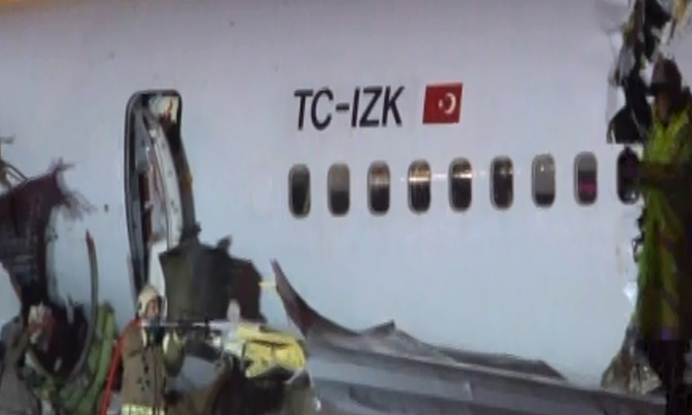 Sabiha Gökçen’de pistten çıkan uçağı kurtarma çalışmaları devam ediyor