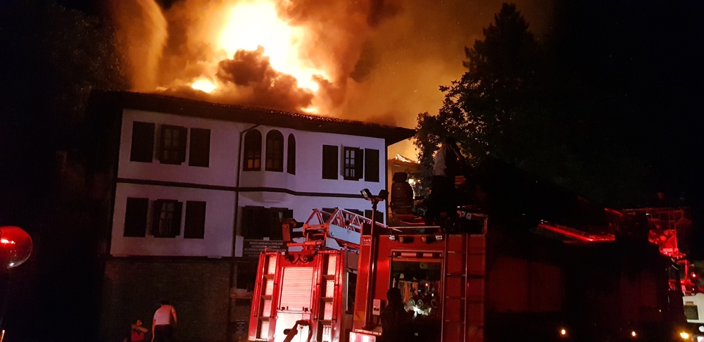 Safranbolu’da tarihi iki konakta yangın çıktı