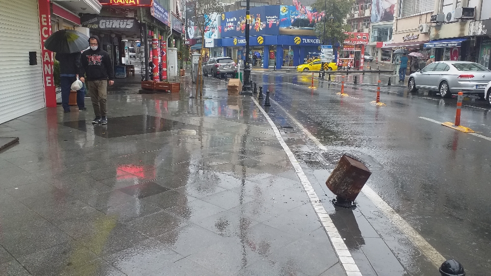 Sağanak yağış etkili olurken Meteorolojiden yeni uyarı geldi