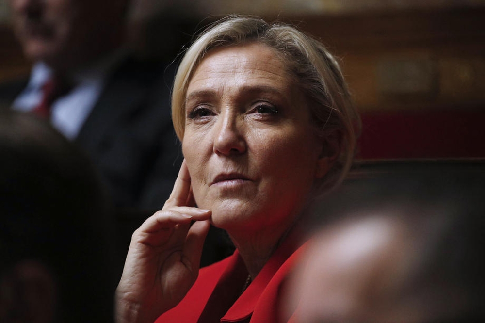 Sağcı partinin lideri Le Pen: 