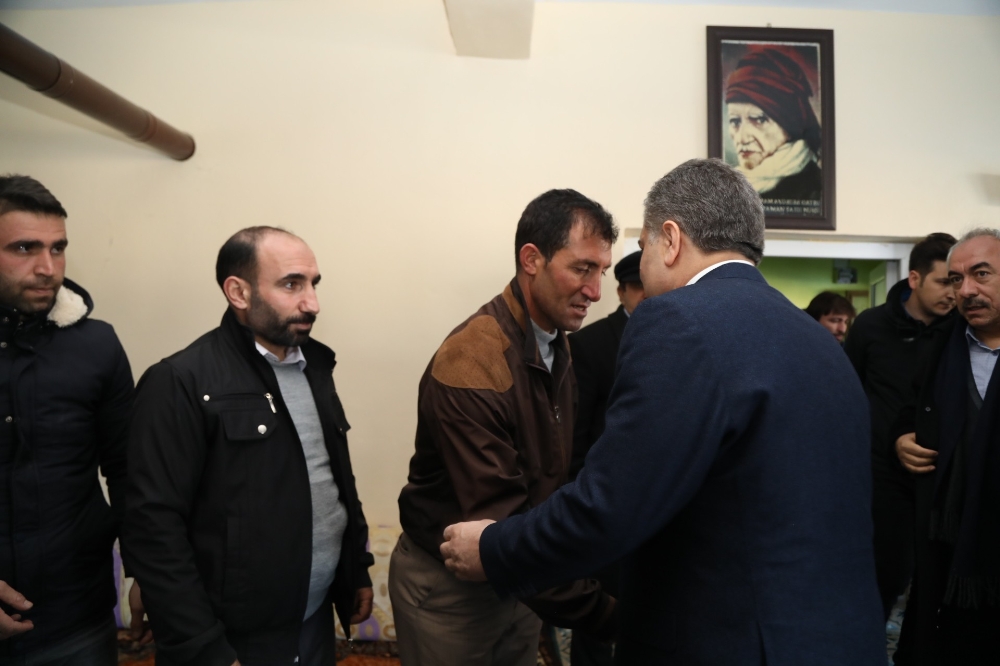 Sağlık Bakanı Fahrettin Koca deprem bölgesini ziyaret etti