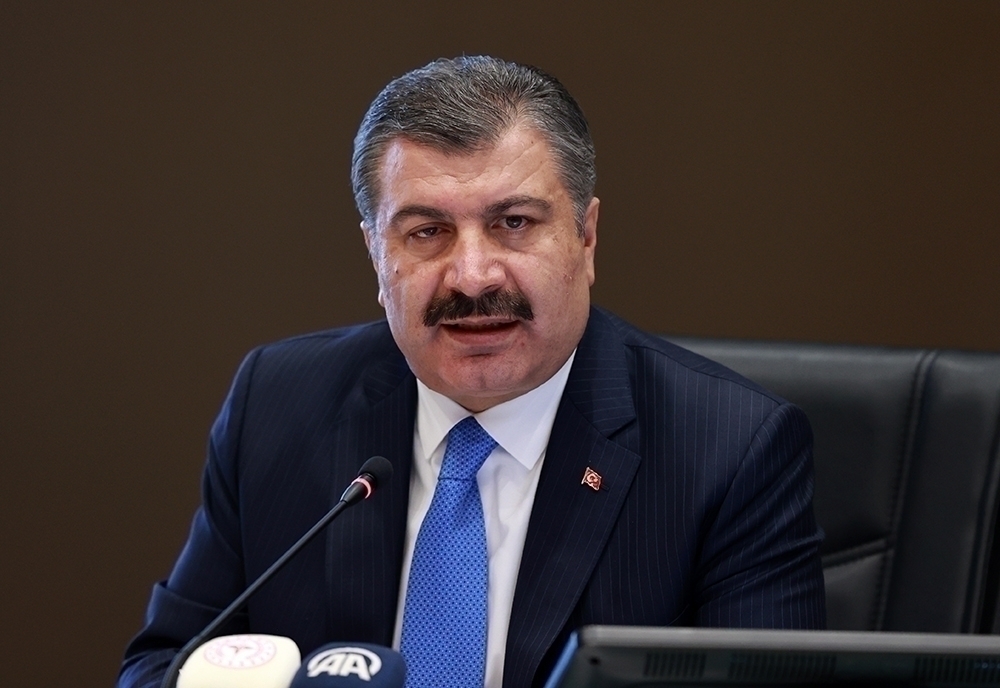 Sağlık Bakanı Koca: “Aramızda dağlar yok, mesafeyi ayarlayın”