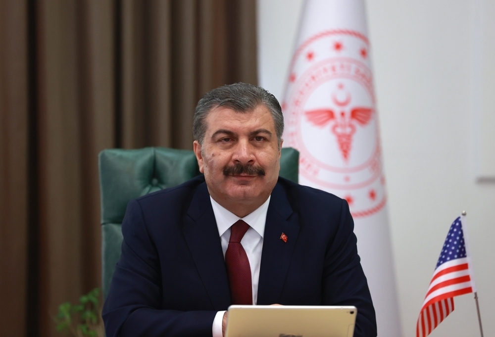 Sağlık Bakanı Koca yıl bitmeden aşıya kavuşmanın ümidi içinde olduğunu açıkladı