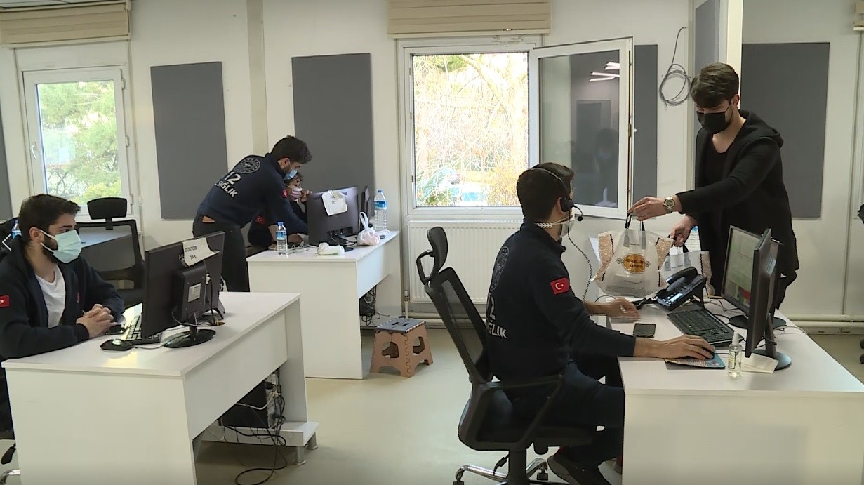 Sağlık çalışanlarına ve emniyet güçlerine en “tatlı” destek