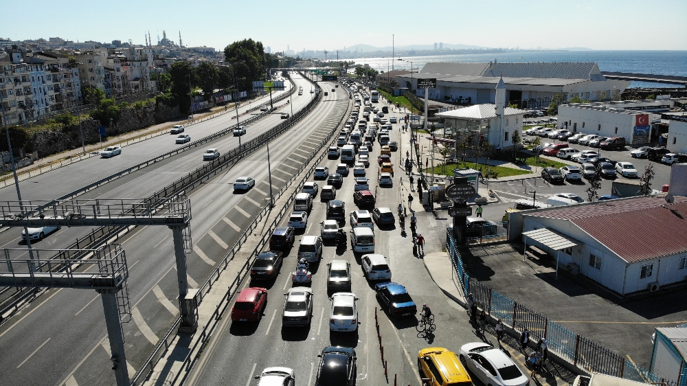 Sahil yolunda Ayasofya trafiği