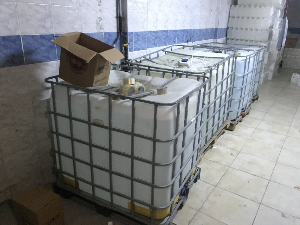 Sahte alkolden ölümler artıyor: İstanbul’da kaçak alkol imalathanesine baskın