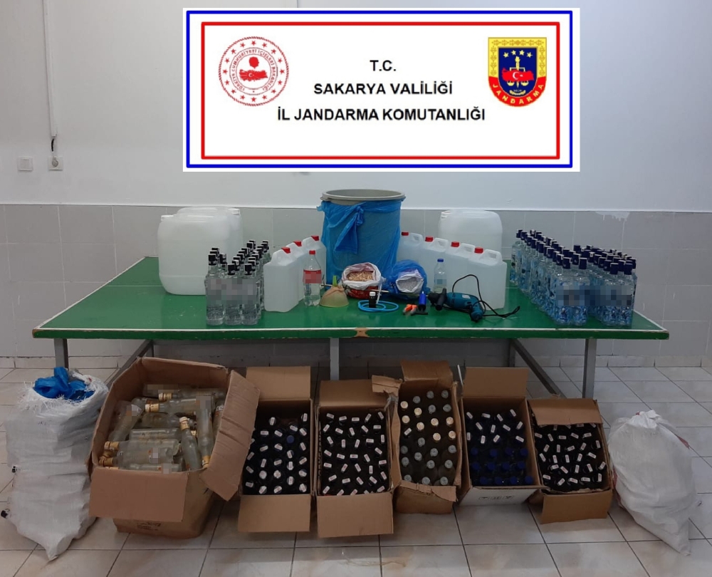 Sahte alkolle yakalanan şahısların evi imalathane çıktı