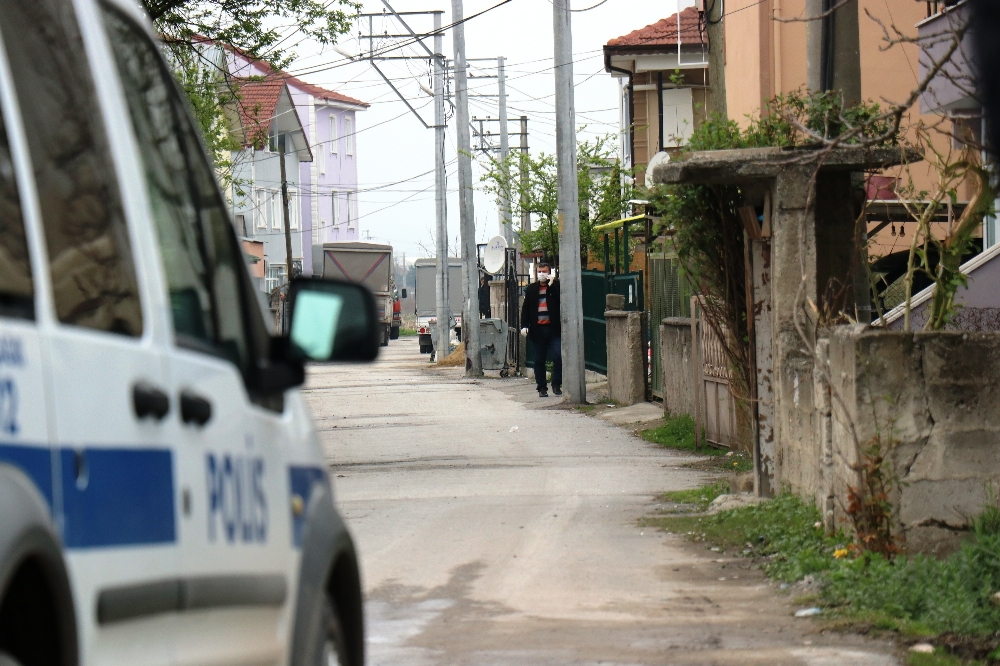 Sakarya şehir merkezinde bir sokak karantina altına alındı