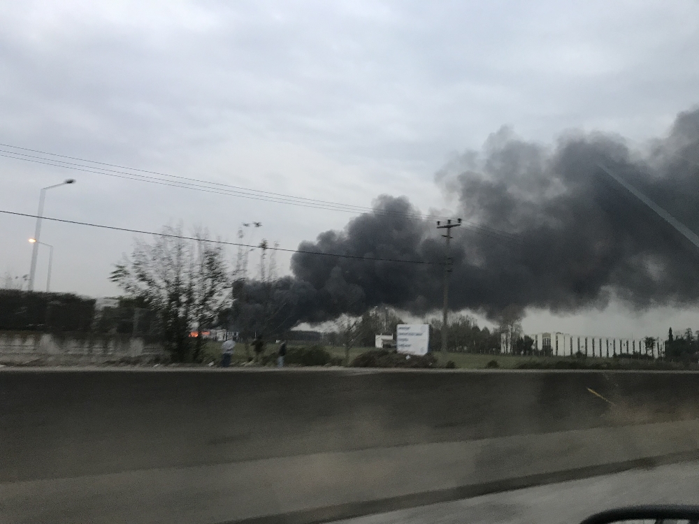 Sakaryada Geri Dönüşüm Fabrikasında Yangın
