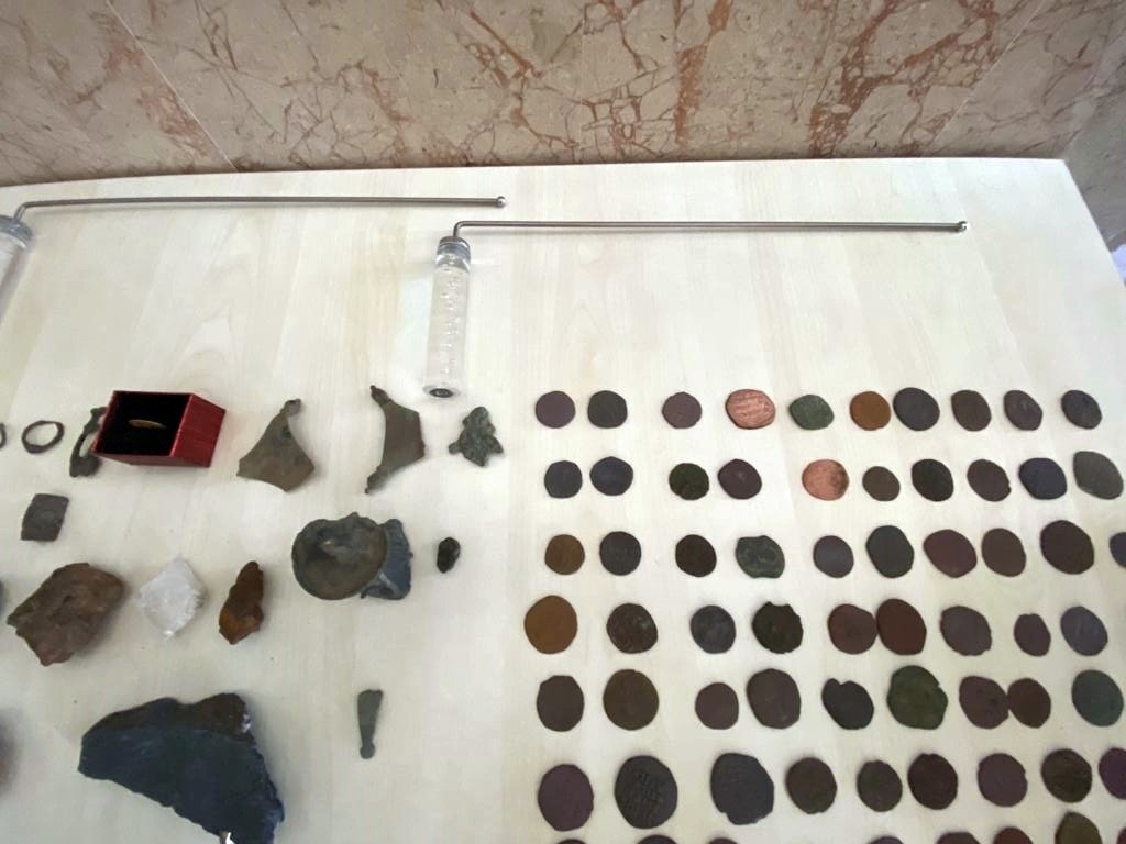Sakarya’da Roma ve Bizans dönemine ait 152 sikke ve tarihi obje ele geçirildi