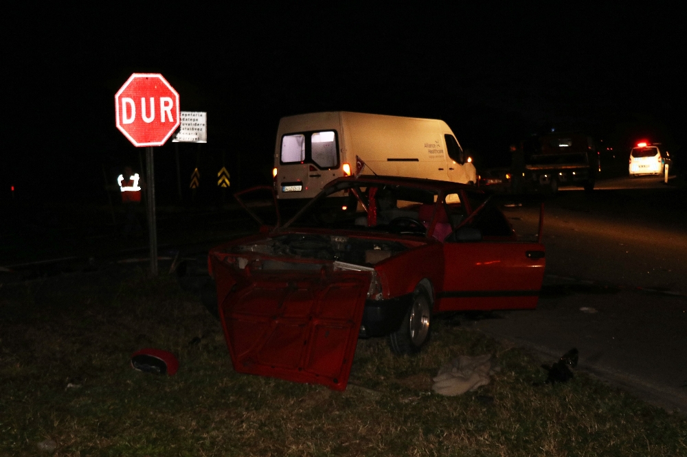 Sakaryadaki Feci Kazada Ölü Sayısı 2Ye Yükseldi