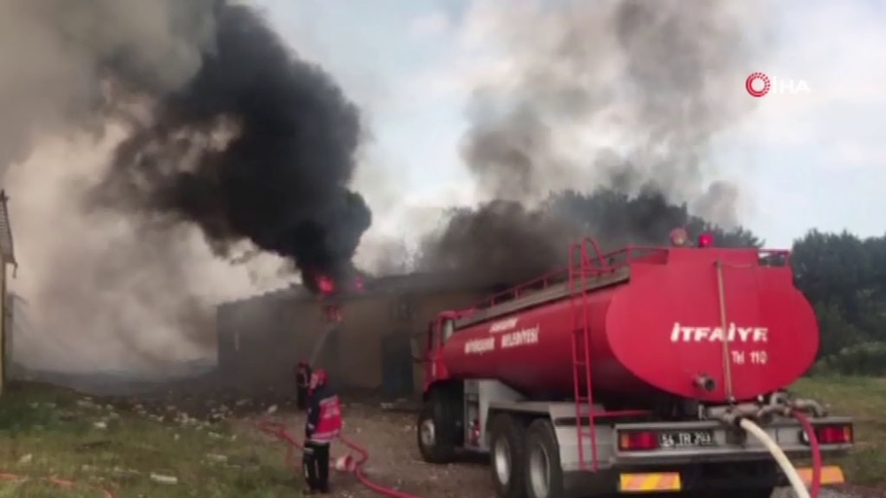 Sakarya’daki havai fişek fabrikasında patlamalar sürüyor