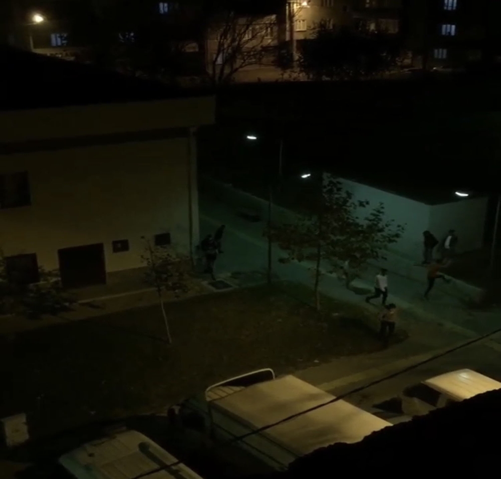 Saklandığı duvarın arkasından polise ’Gel’ diye bağırdı