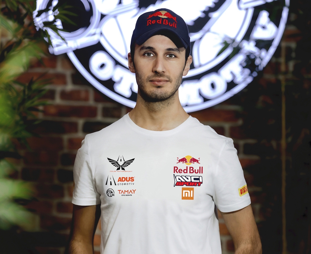 Şampiyon pilotun yeni takımı belli oldu