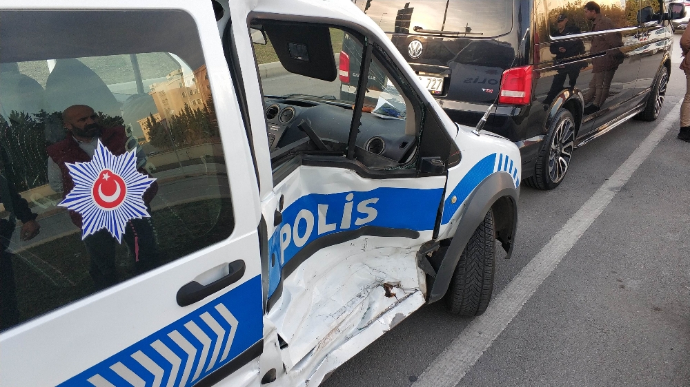 Samsunda Polis Aracı Kaza Yaptı: 2 Polis Yaralı