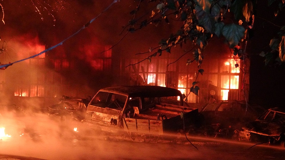 Samsun’da sanayi sitesinde iş yerleri alev alev yanıyor