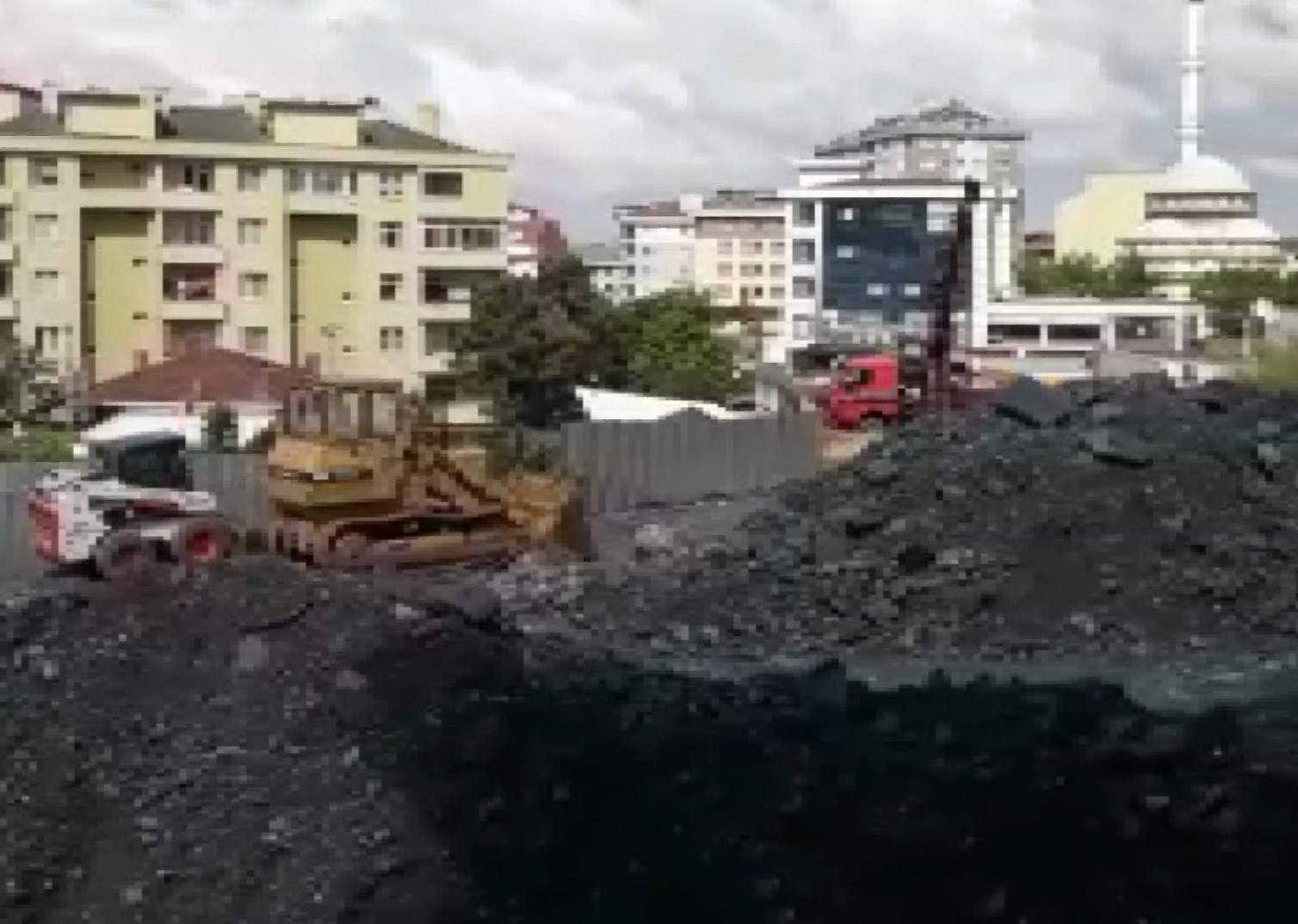 Sancaktepe-Yenidoğan metro hattının yapımının durdurulmasına vatandaşlardan tepki