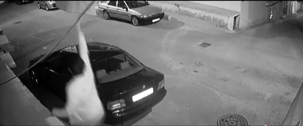 Sancaktepe’de halı hırsızlığı kamerada