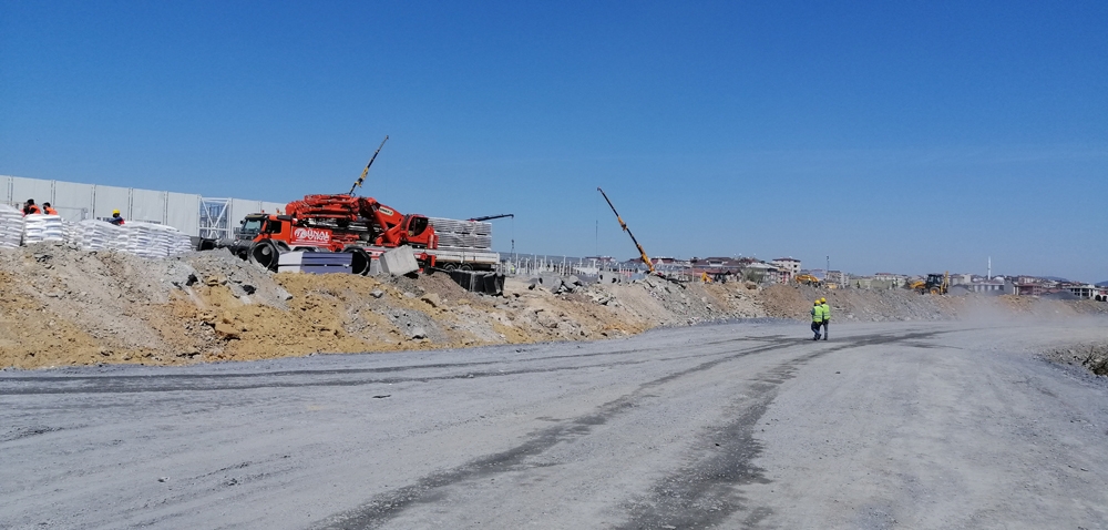 Sancaktepe’de yapılan hastane inşaatı sokağa çıkma kısıtlamasında da devam ediyor
