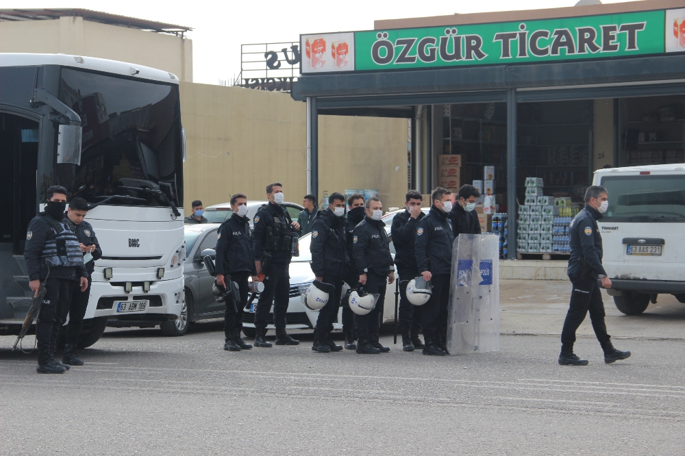 Şanlıurfa’da silahlı çatışma kamerada: 30 gözaltı