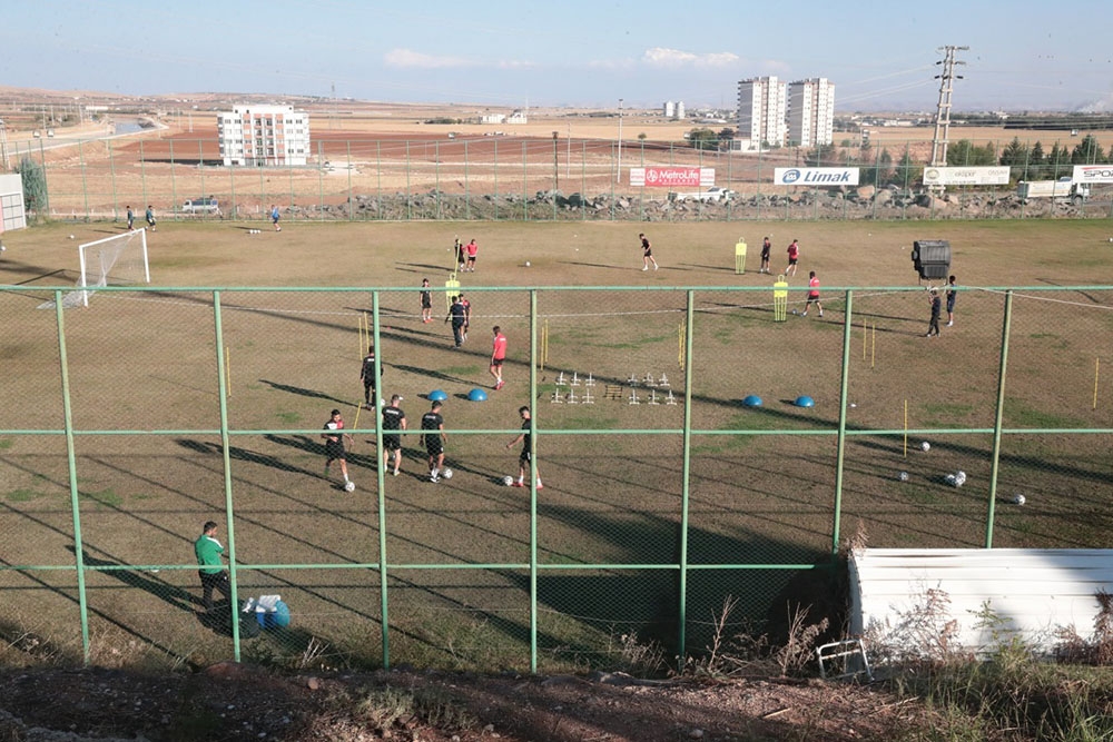 Şanlıurfaspor’da 18 kişide korona virüs çıktı