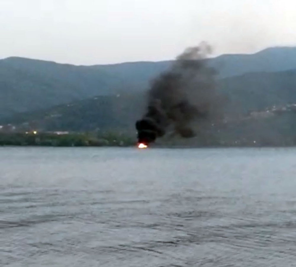 Sapanca Gölü’nde tekne yangını