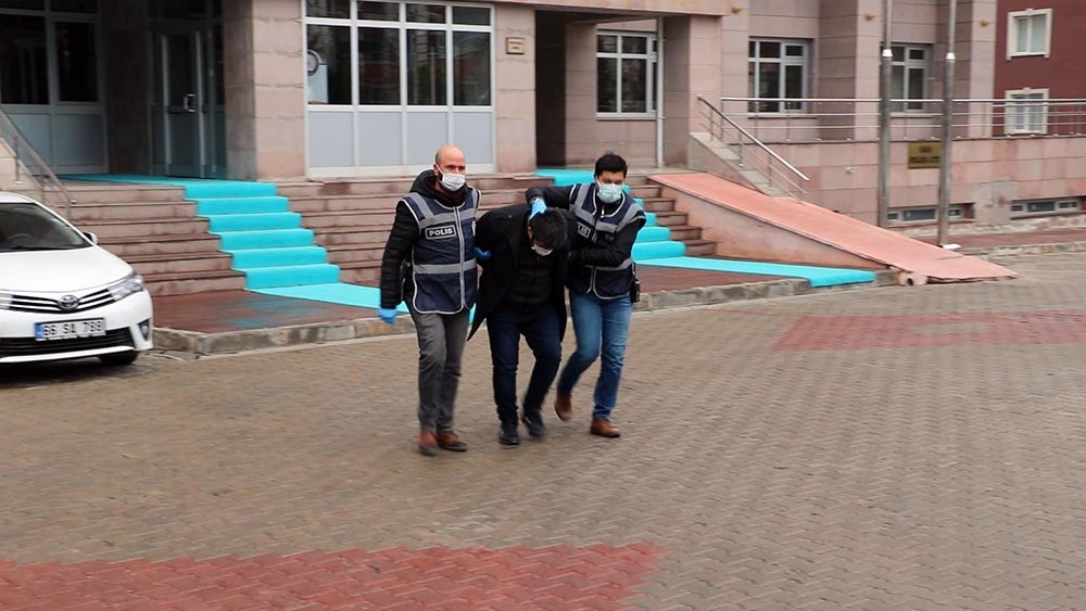 Sapık FETÖ firarisi yakalandı