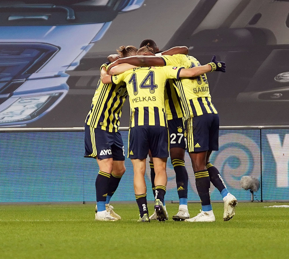 Sarı-lacivertli ekip ilk yarıyı Thiam’ın golüyle 1-0 önde kapattı