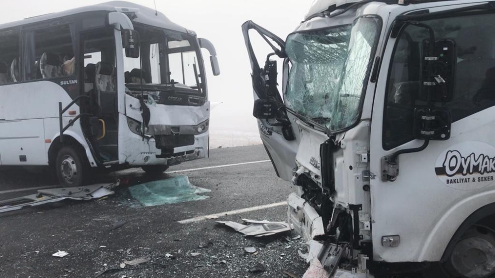Sarıkamışta Zincirleme Trafik Kazası: 20 Yaralı