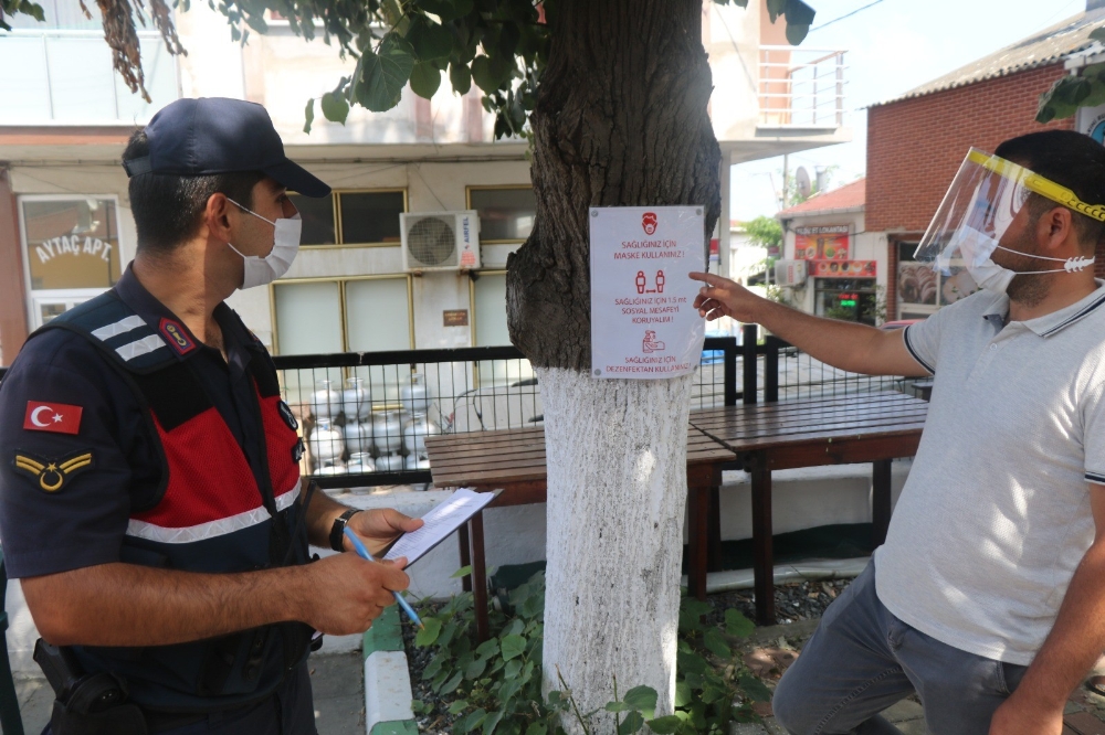 Sarıyer’de jandarmadan korona virüs denetimi
