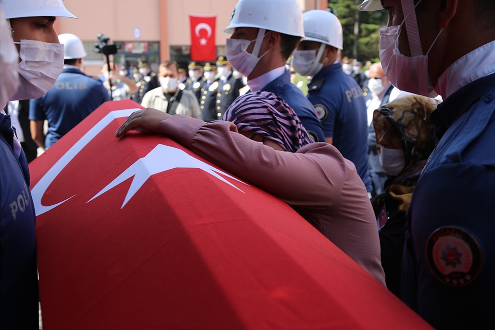 Şehidin eşinden en acı veda
