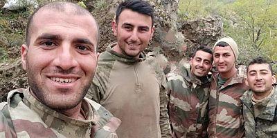 Şehit askerlerin 5'inin aynı karede yer aldığı fotoğraf, yürekleri burktu!