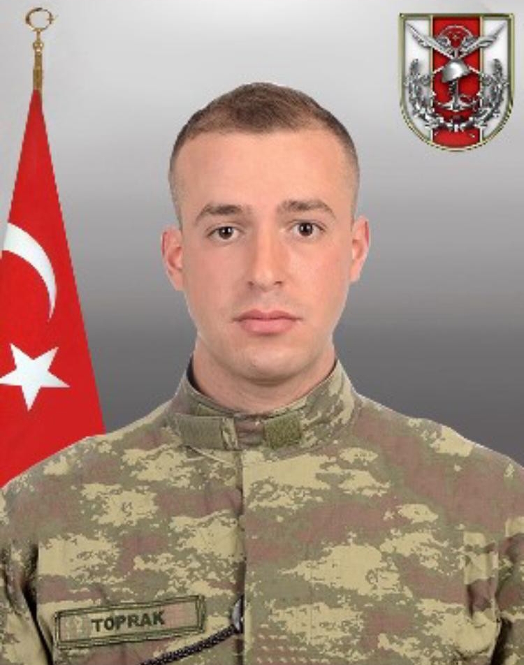 Şehit er Müslüm Toprak son yolculuğuna uğurlandı