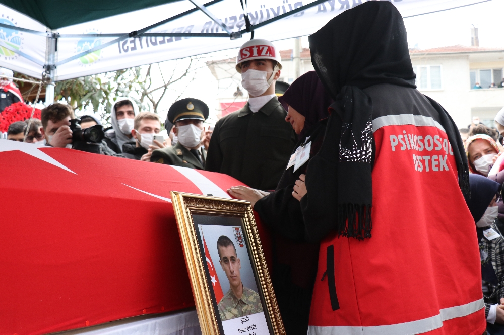 Şehit Piyade Er Selim Gedik, son yolculuğuna uğurlandı