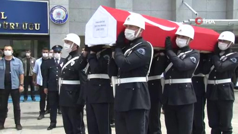 Şehit polis için İstanbul İl Emniyet Müdürlüğünde tören