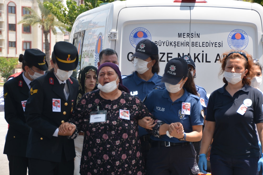 Şehit polis Mersin’de son yolculuğuna uğurlandı
