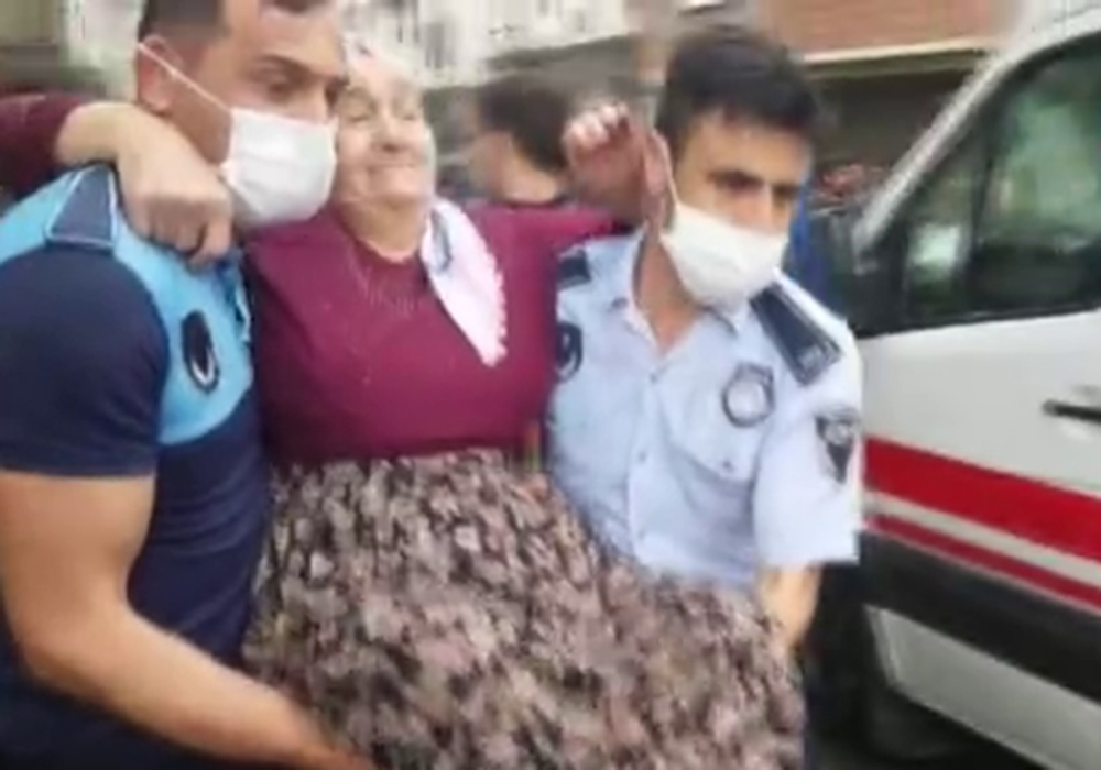 Sel baskınında yaşlı kadını vatandaşlarn ve zabıta ekipleri kurtardı